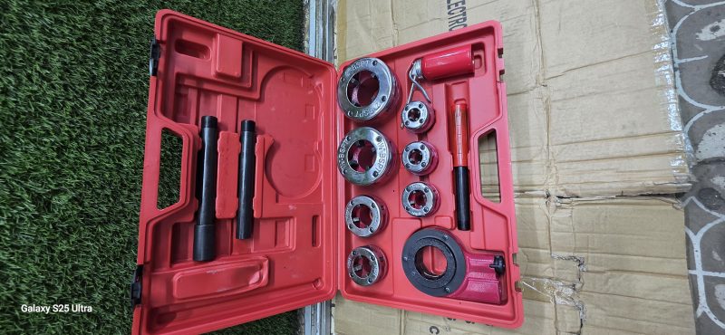 7pcs Ratchet die stock